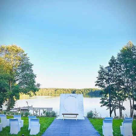 מלון דירות Island 3*