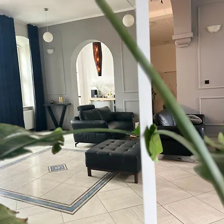 Island 公寓式酒店 3*